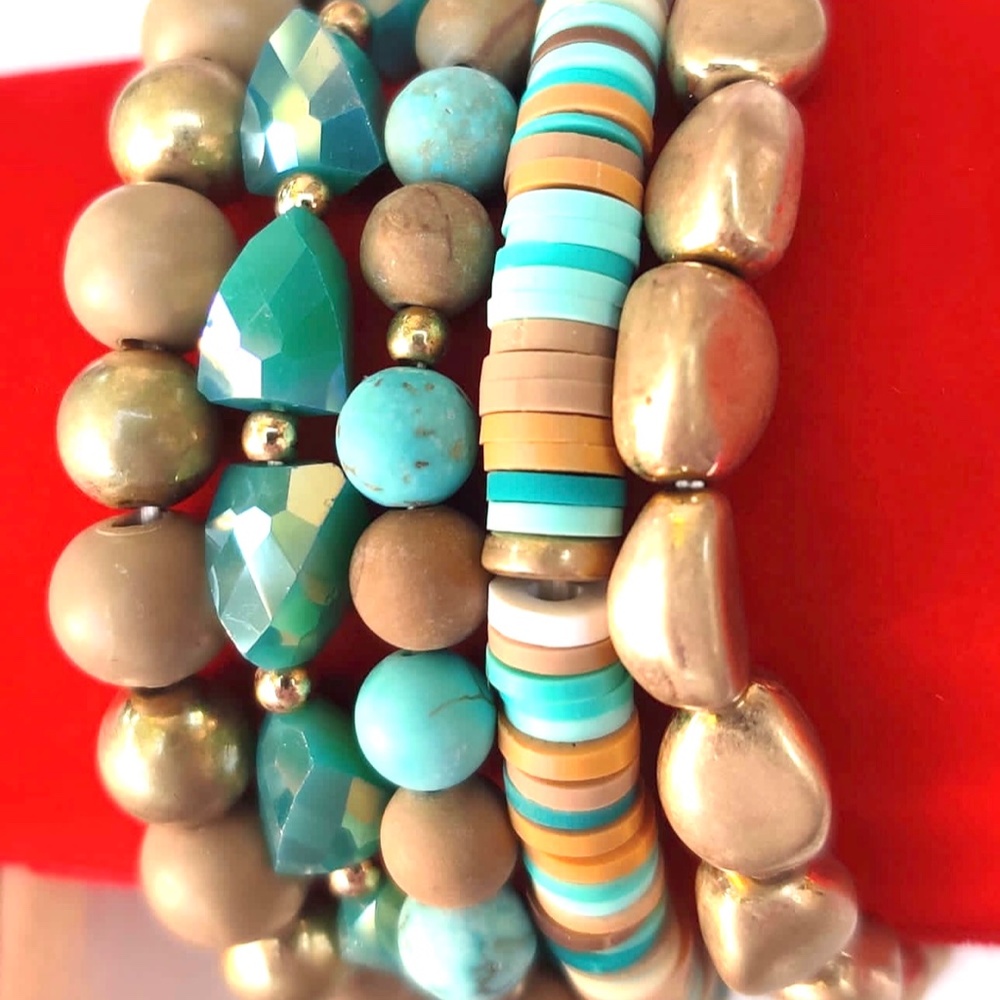 Bracelets - Picture 2 of 8